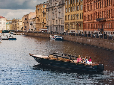 Читать статью Водные прогулки по рекам и каналам в Санкт Петербурге в блоге Сюда-Туда
